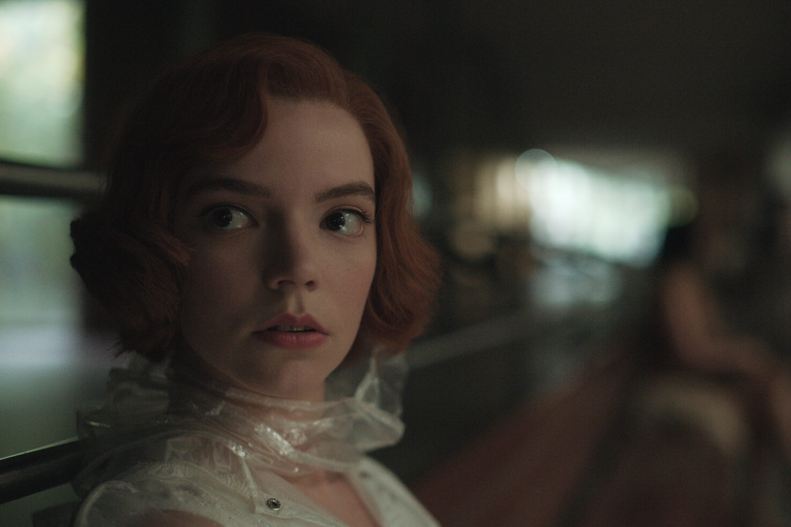 THE QUEEN'S GAMBIT (L to R) ANYA TAYLOR-JOY as BETH HARMON in episode 104 of THE QUEEN'S GAMBIT Cr. COURTESY OF NETFLIX © 2020