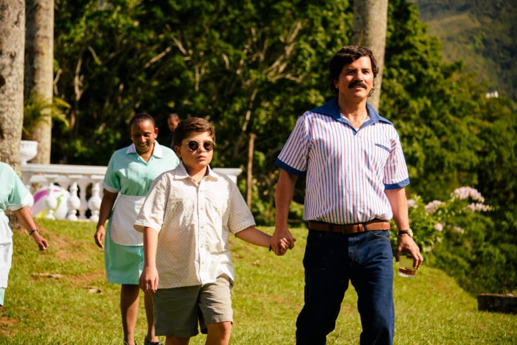 https://latinamedia.co/wp-content/uploads/2026/05/181126_Dear_Killer_Nannies__criado_por_sicarios_Miguel_Tamayo_Juampi_John_Leguizamo_Pablo_Escobar-3-1024x683.jpg